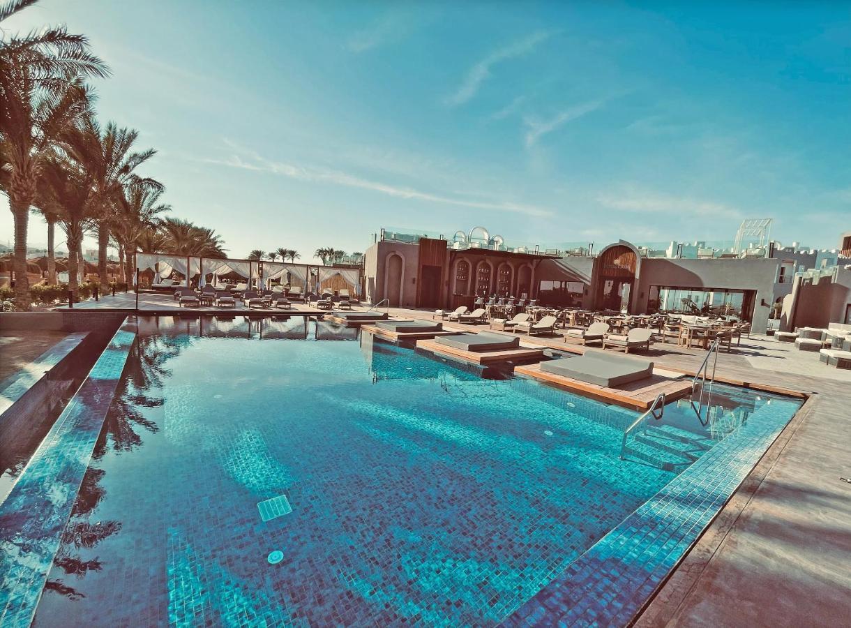 Sunrise Tucana Resort Grand Select Gurdaka Kültér fotó The swimming pool at the hotel